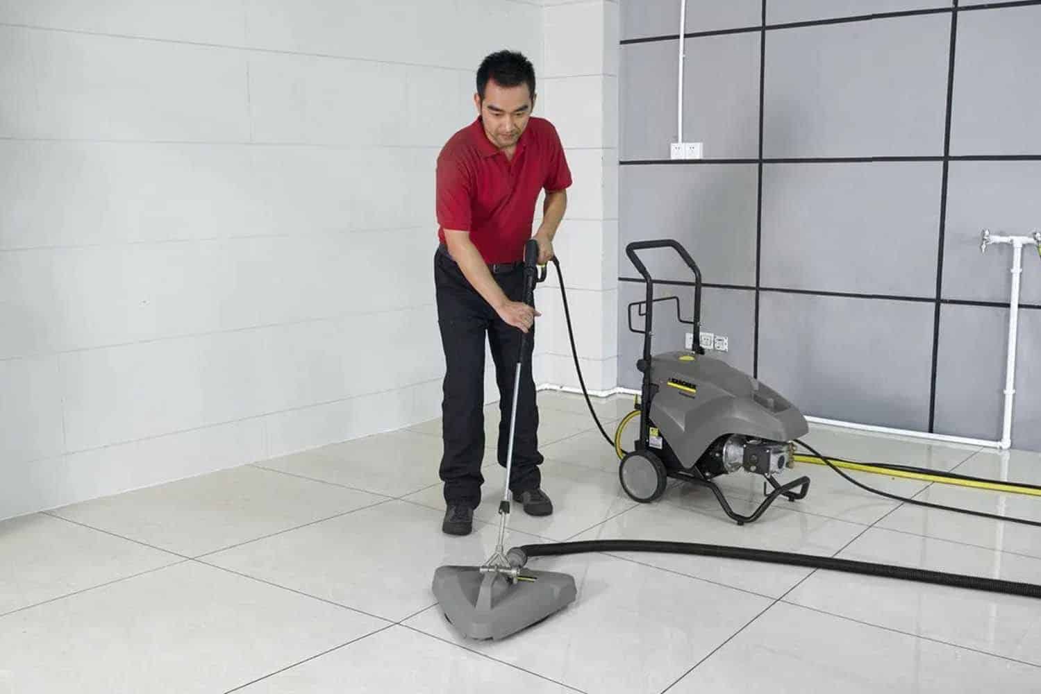 Emergency water extraction service
